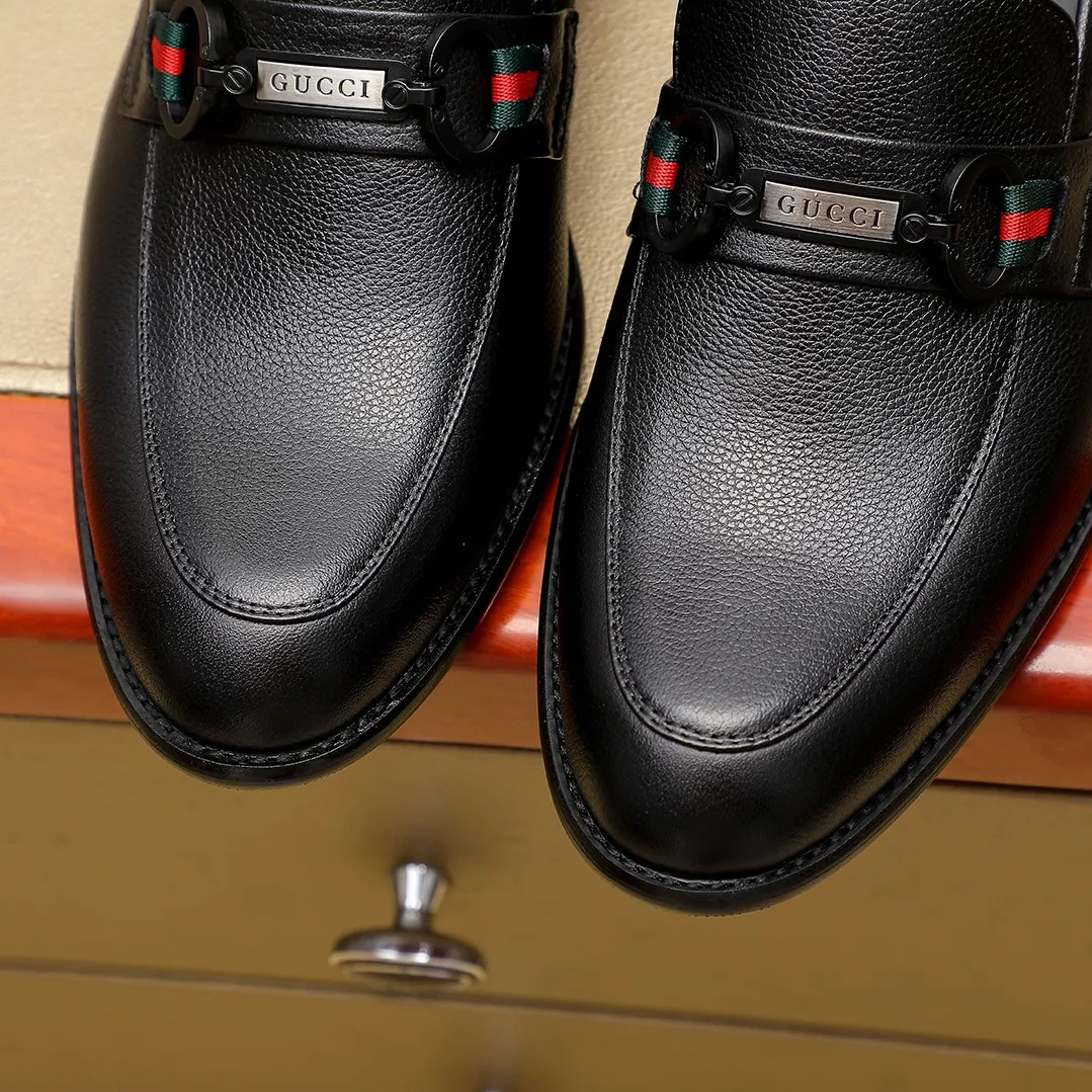 Men's men's shoes 💰400 🆘【GUCCI】Gucci ·🐑里· Hot-selling beanie shoes, top brand luxury, top quality, latest fashion beanie shoes.. The upper is made of original first-layer cowhide. (🐑leather·inner). The original stylish and stylish soft rubber wear-resistant and non-slip outsole is light and comfortable on the foot, available in black! Matching code: 39/45 (38.46. Can be customized)